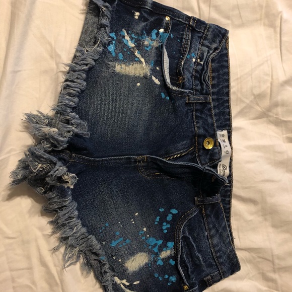 Shorts - Picture 1 of 3